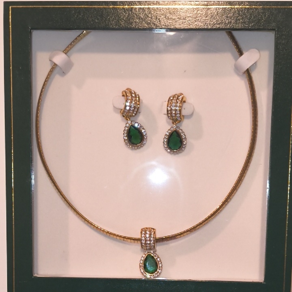 Avon Brilliant Treasures Gold and Green Necklace And Earring Set
